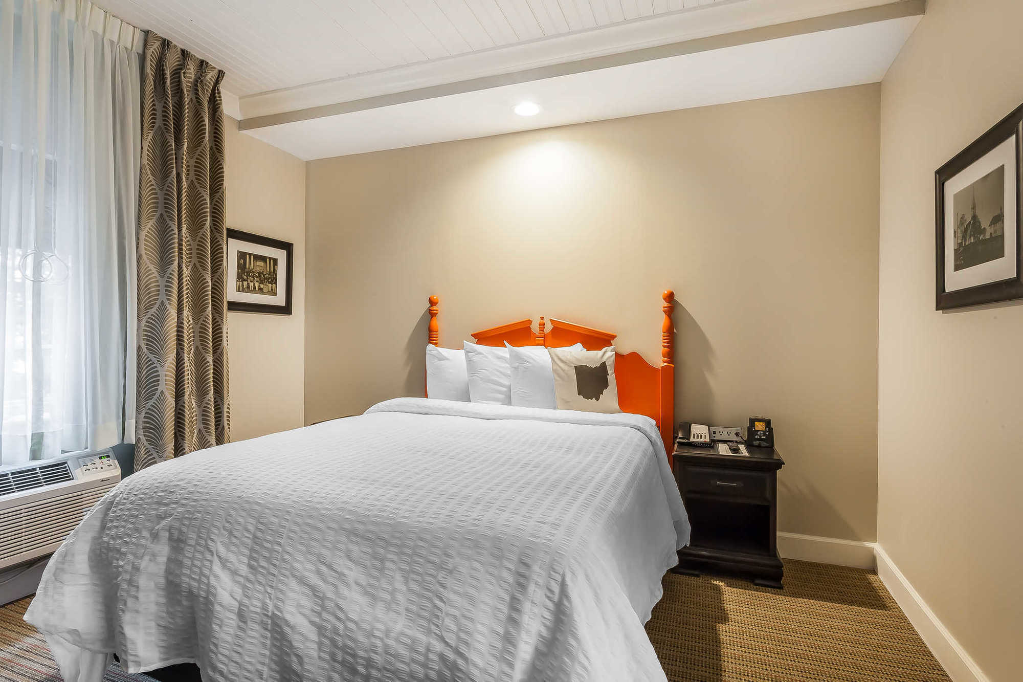 The Aurora Inn Hotel And Event Center Rum bild